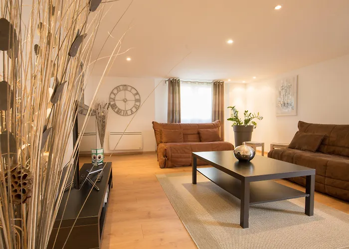 Logis Le Petit Casset Hotel