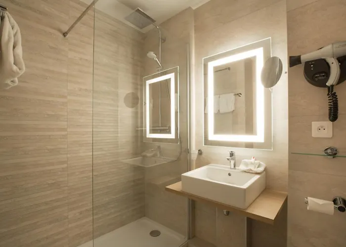 Hotel Logis Le Petit Casset