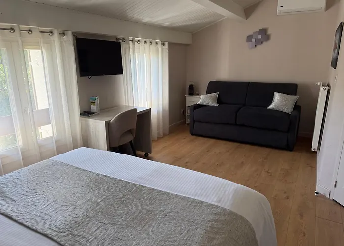 Logis Le Petit Casset La Boisse