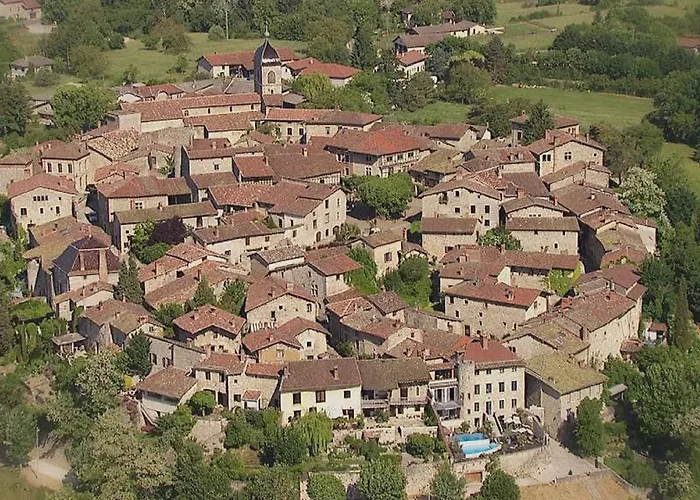 Hotel Logis Le Petit Casset 3*