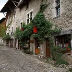 Hotel Logis Le Petit Casset