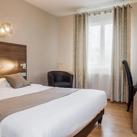 Logis Le Petit Casset Hotel 3*