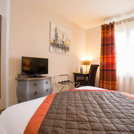 Hotel Logis Le Petit Casset La Boisse
