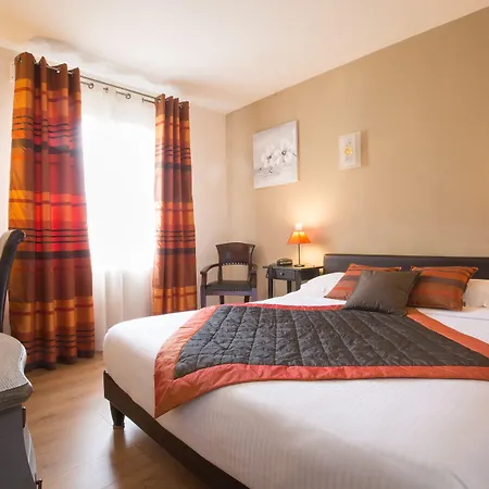 Hotel Logis Le Petit Casset