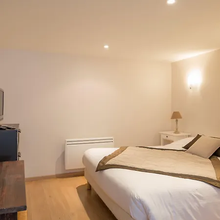 Hotel Logis Le Petit Casset 3*