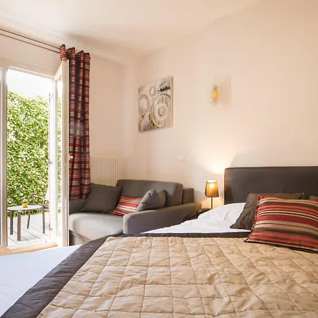 Hotel Logis Le Petit Casset 3*
