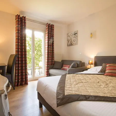 Logis Le Petit Casset 3* La Boisse