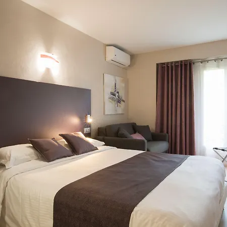 Logis Le Petit Casset 3* La Boisse