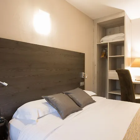 Logis Le Petit Casset Hotel