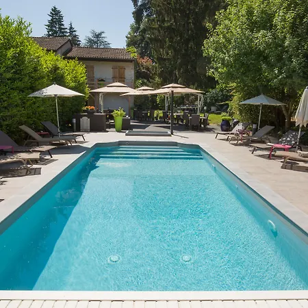 Logis Le Petit Casset 3* La Boisse