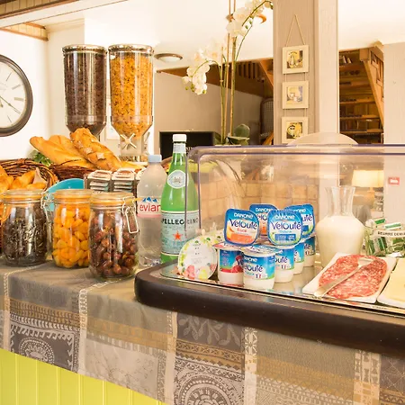 Logis Le Petit Casset Hotel 3*