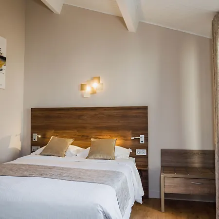 Hotel Logis Le Petit Casset 3*