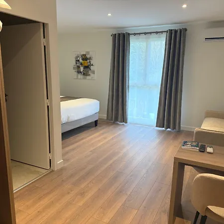 Logis Le Petit Casset Hotel La Boisse