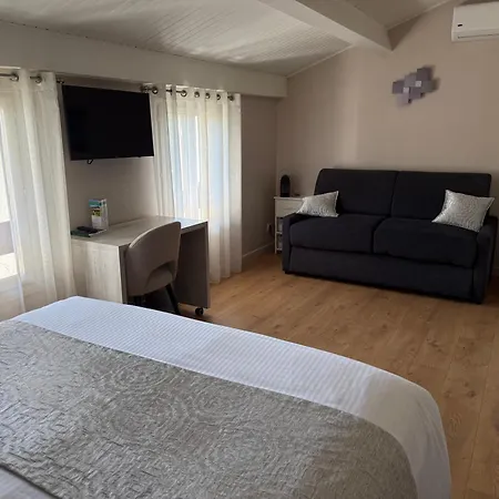 Logis Le Petit Casset La Boisse