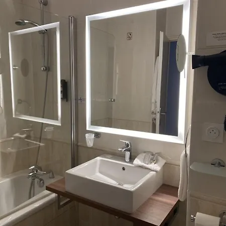 Hotel Logis Le Petit Casset La Boisse