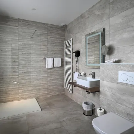 Logis Le Petit Casset Hotel La Boisse