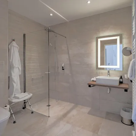 Hotel Logis Le Petit Casset 3*