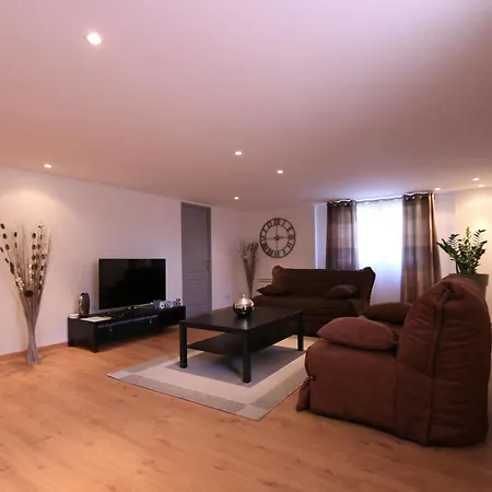 Logis Le Petit Casset 3* La Boisse