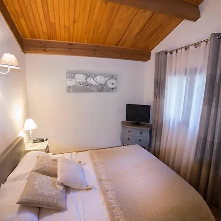 Hotel Logis Le Petit Casset La Boisse