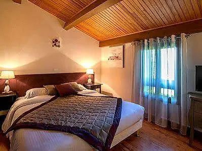 Hotel Logis Le Petit Casset