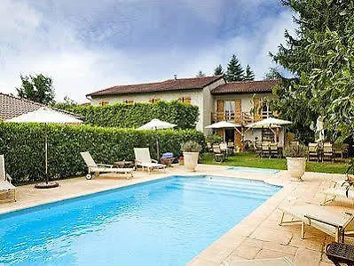 Logis Le Petit Casset Hotel 3*