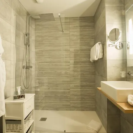 Logis Le Petit Casset Hotel 3*