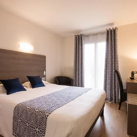 Hotel Logis Le Petit Casset La Boisse