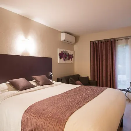 Hotel Logis Le Petit Casset La Boisse